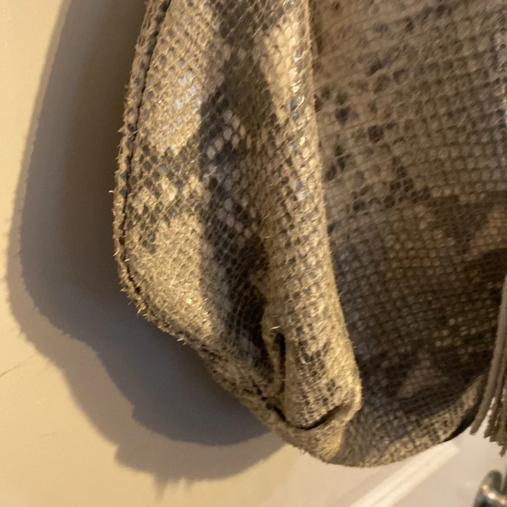 G.I.L.I. HOBO TOTE BLUSH-COLORED OSTRICH EMBOSSED LEATHER CONVERTIBLE LARGE NEW